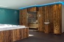 RUKU Sauna Galerie Kabinen mit Holzverkleidung